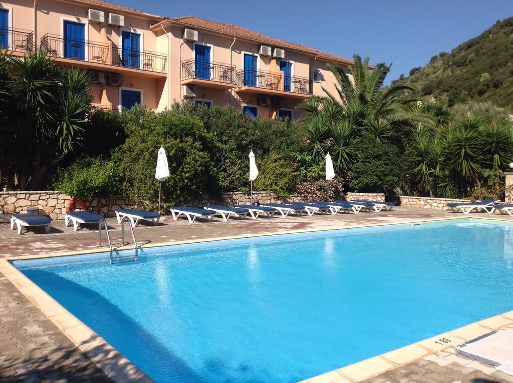 Hotel Nostos Frikes Luaran gambar