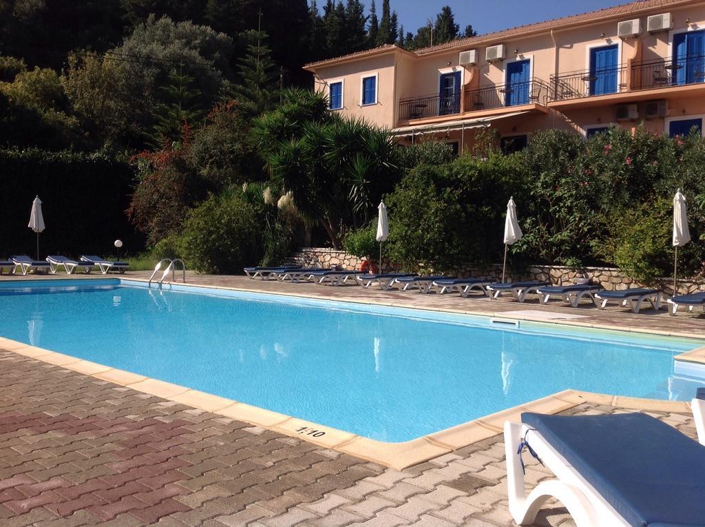 Hotel Nostos Frikes Luaran gambar