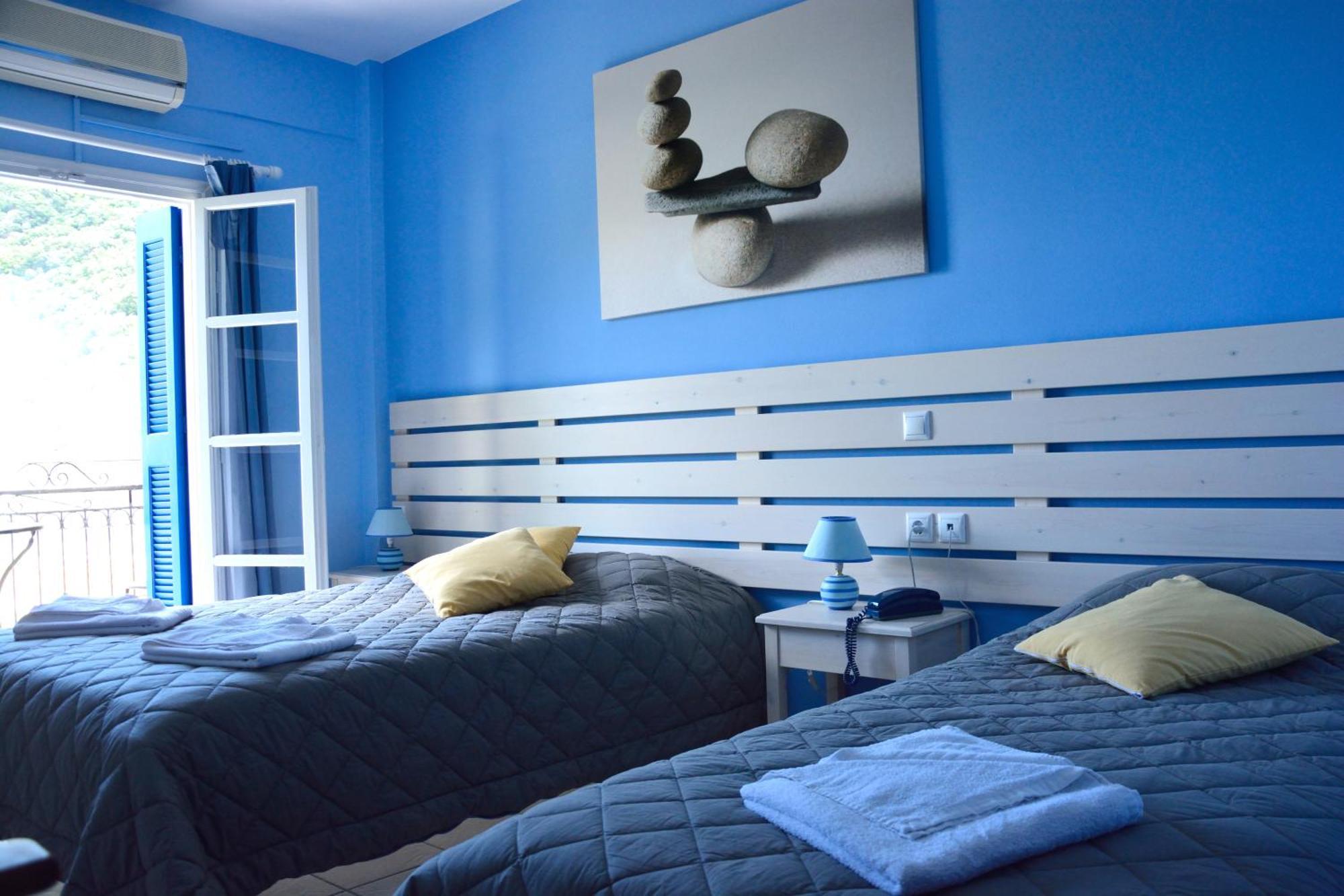 Hotel Nostos Frikes Luaran gambar
