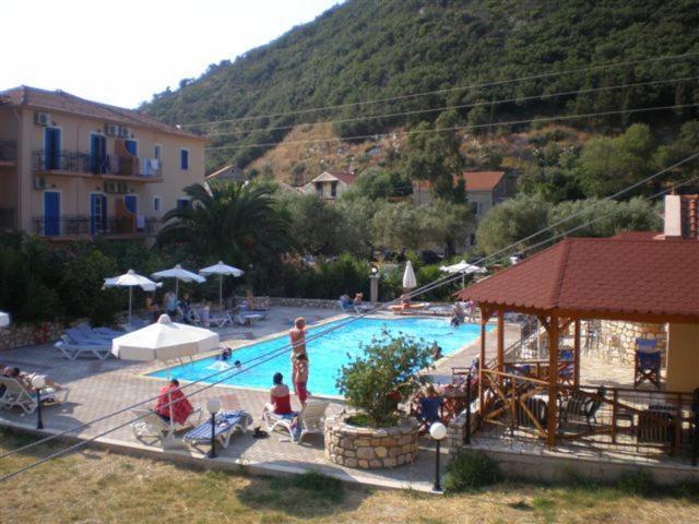 Hotel Nostos Frikes Luaran gambar