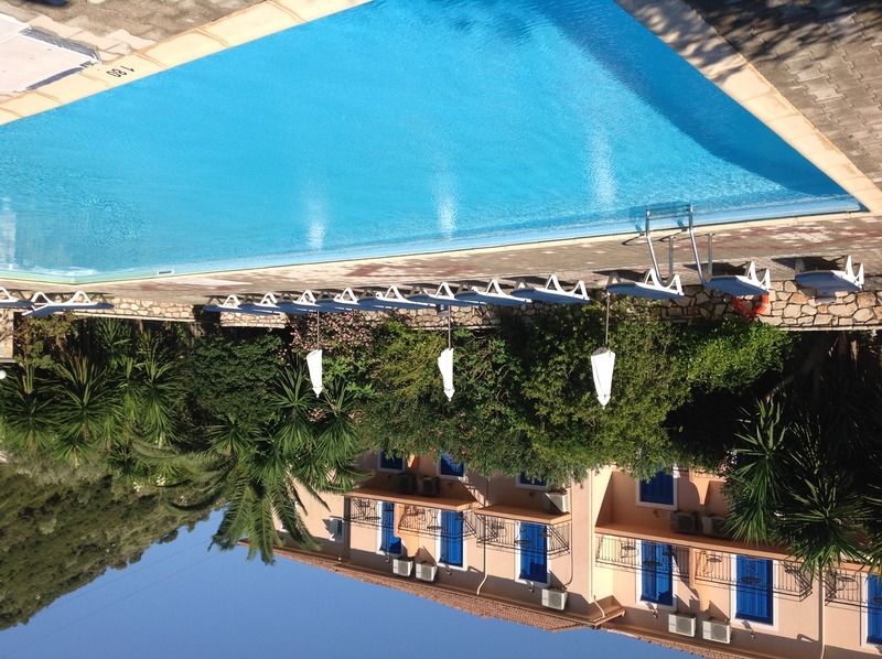 Hotel Nostos Frikes Luaran gambar