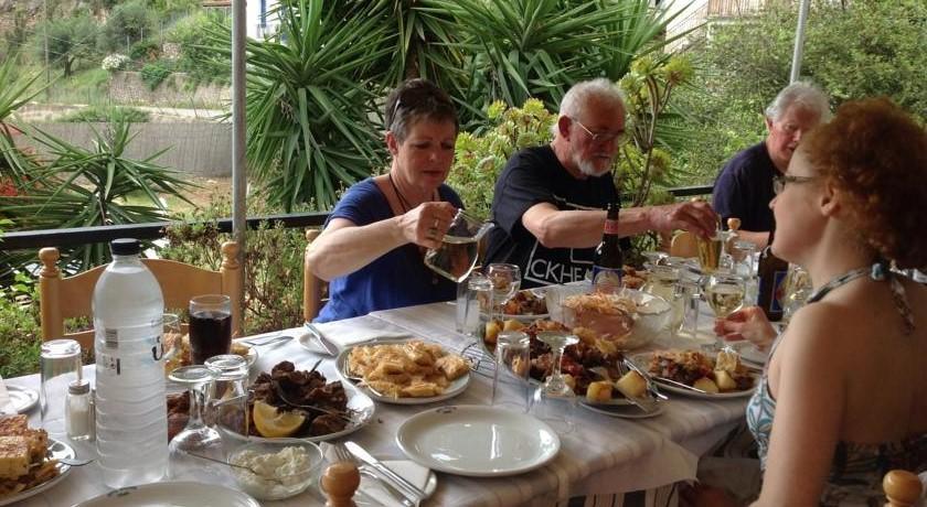 Hotel Nostos Frikes Luaran gambar