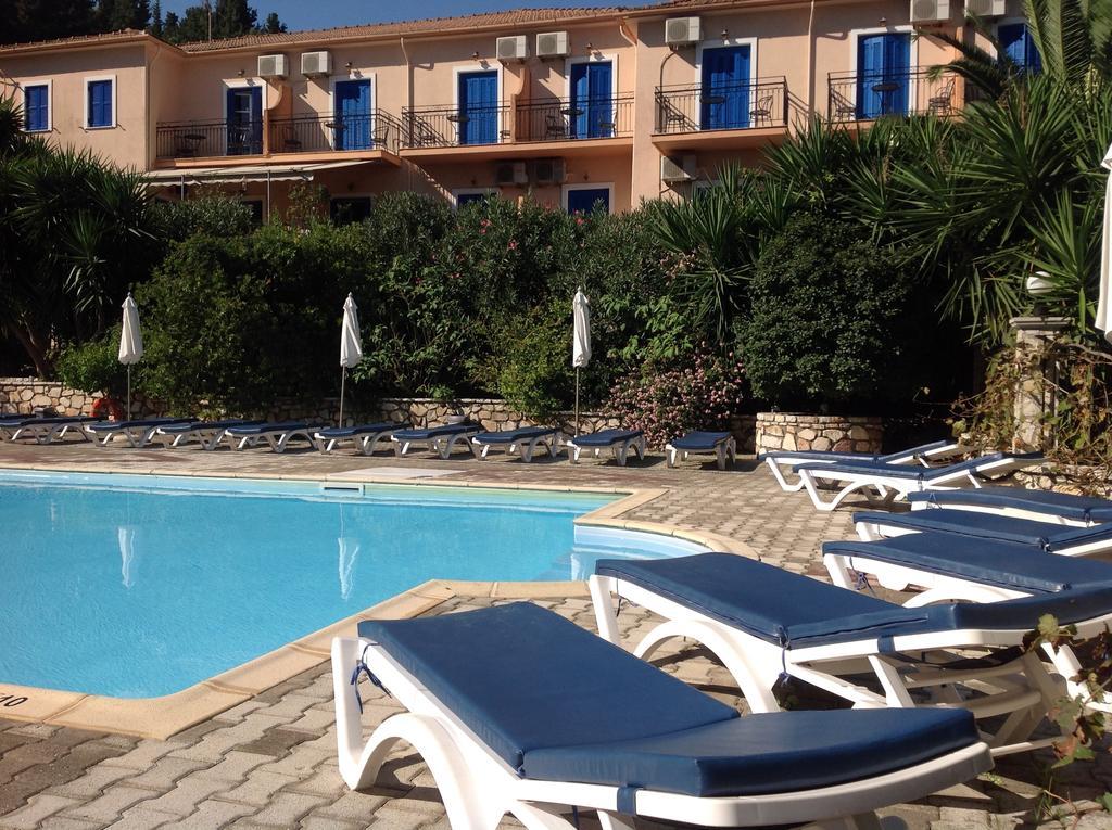 Hotel Nostos Frikes Luaran gambar