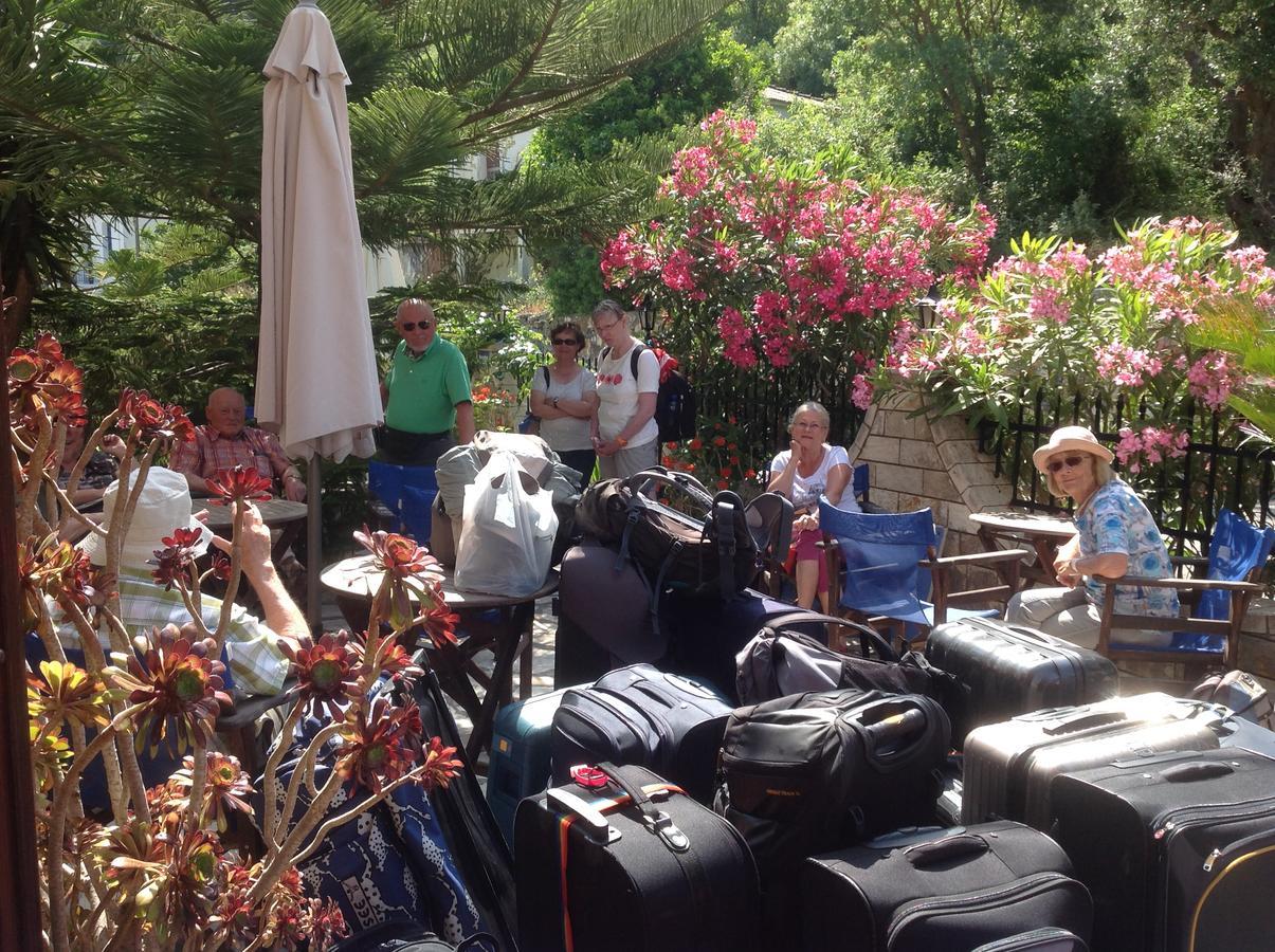 Hotel Nostos Frikes Luaran gambar