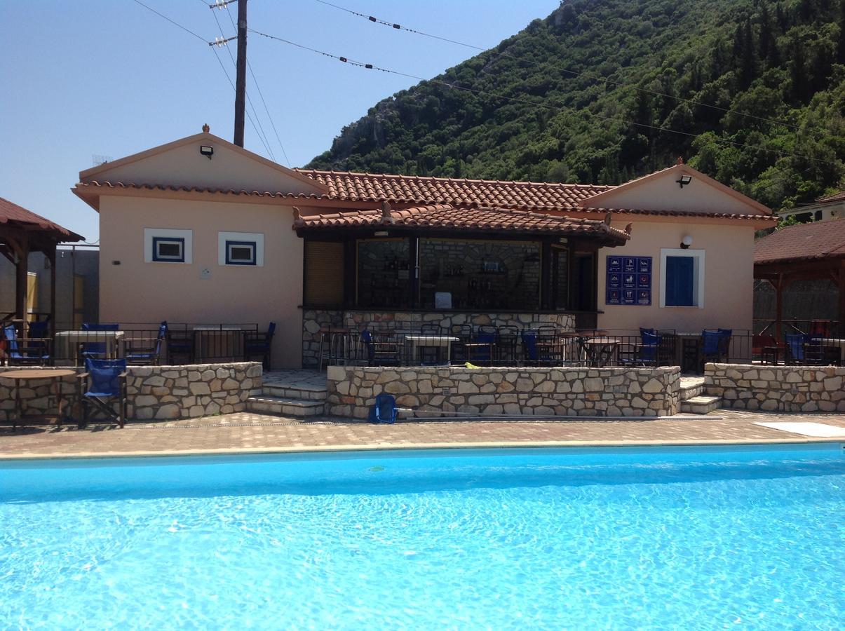 Hotel Nostos Frikes Luaran gambar